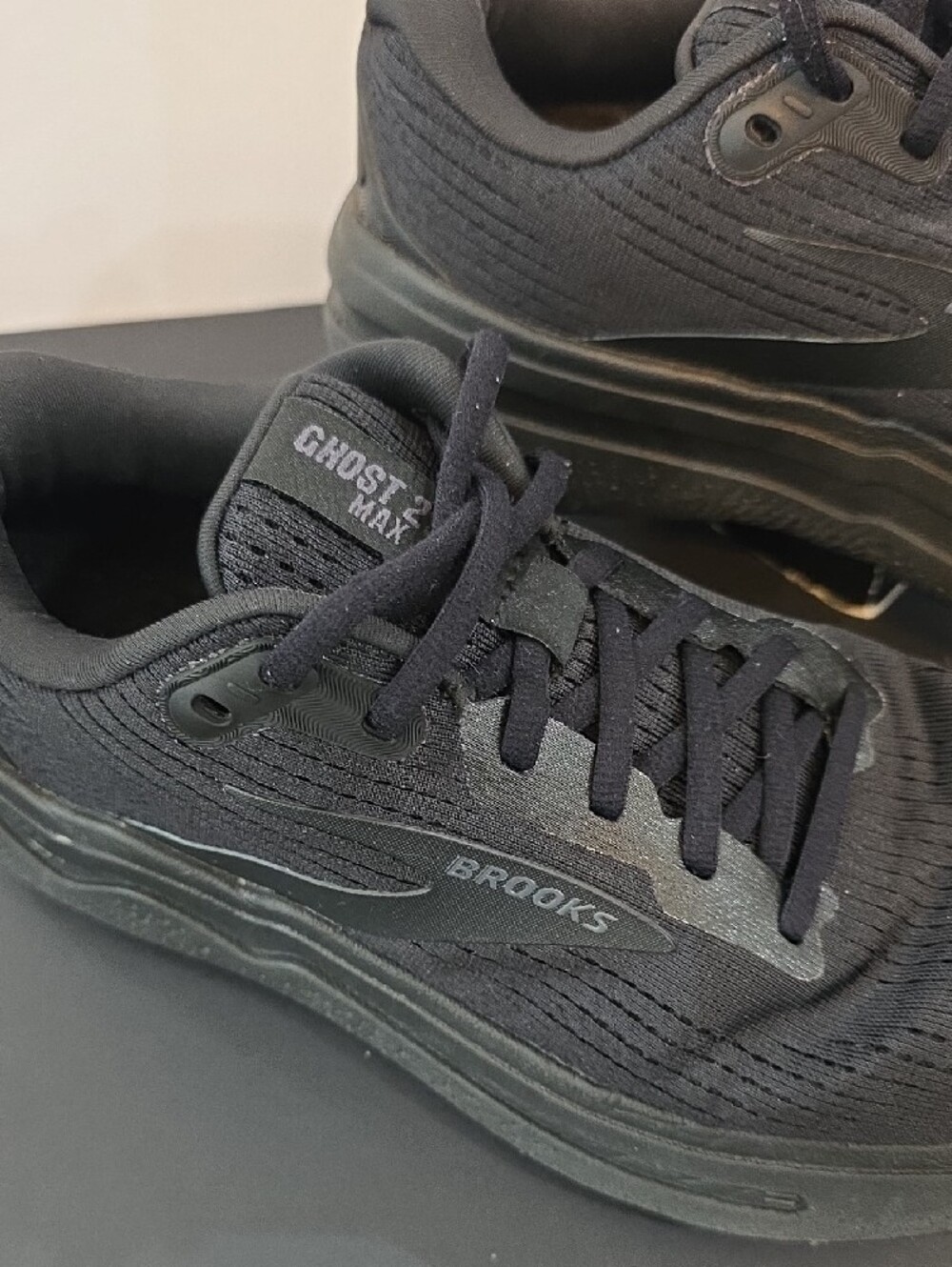 Brooks Ghost MAX 2 Women's Black Athletic Running Shoes Size 8 - Picture 3 of 10